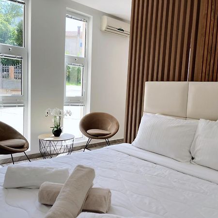 Guest House Koliqi - Hotel & Apartments Ulcinj Ngoại thất bức ảnh
