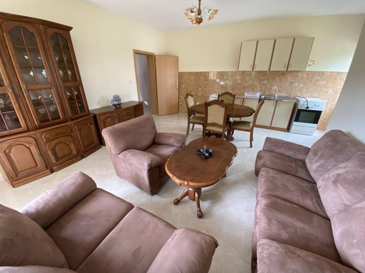 Guest House Koliqi - Hotel & Apartments Ulcinj Ngoại thất bức ảnh
