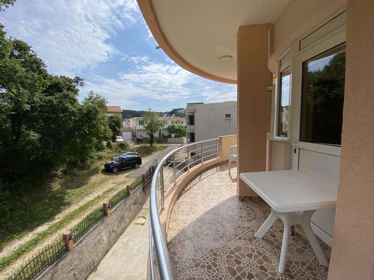 Guest House Koliqi - Hotel & Apartments Ulcinj Ngoại thất bức ảnh