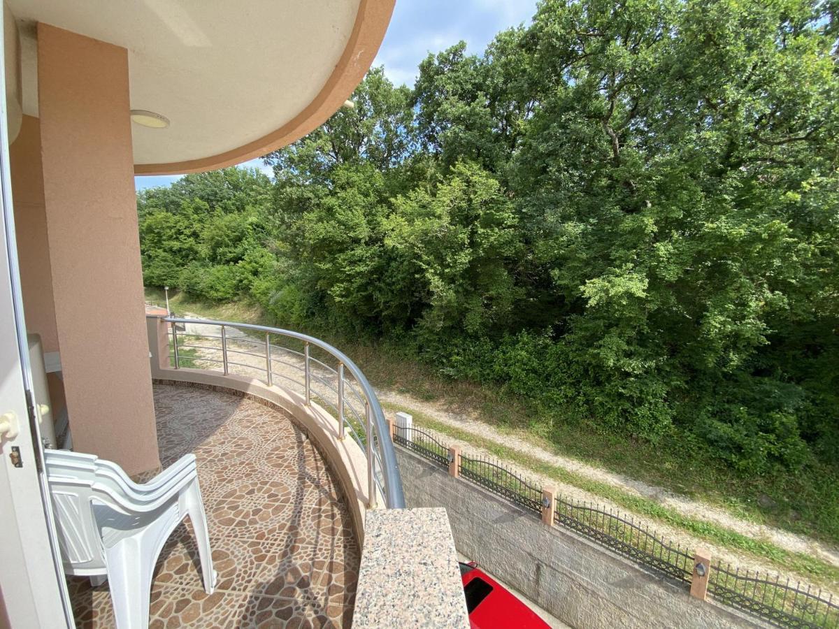 Guest House Koliqi - Hotel & Apartments Ulcinj Ngoại thất bức ảnh