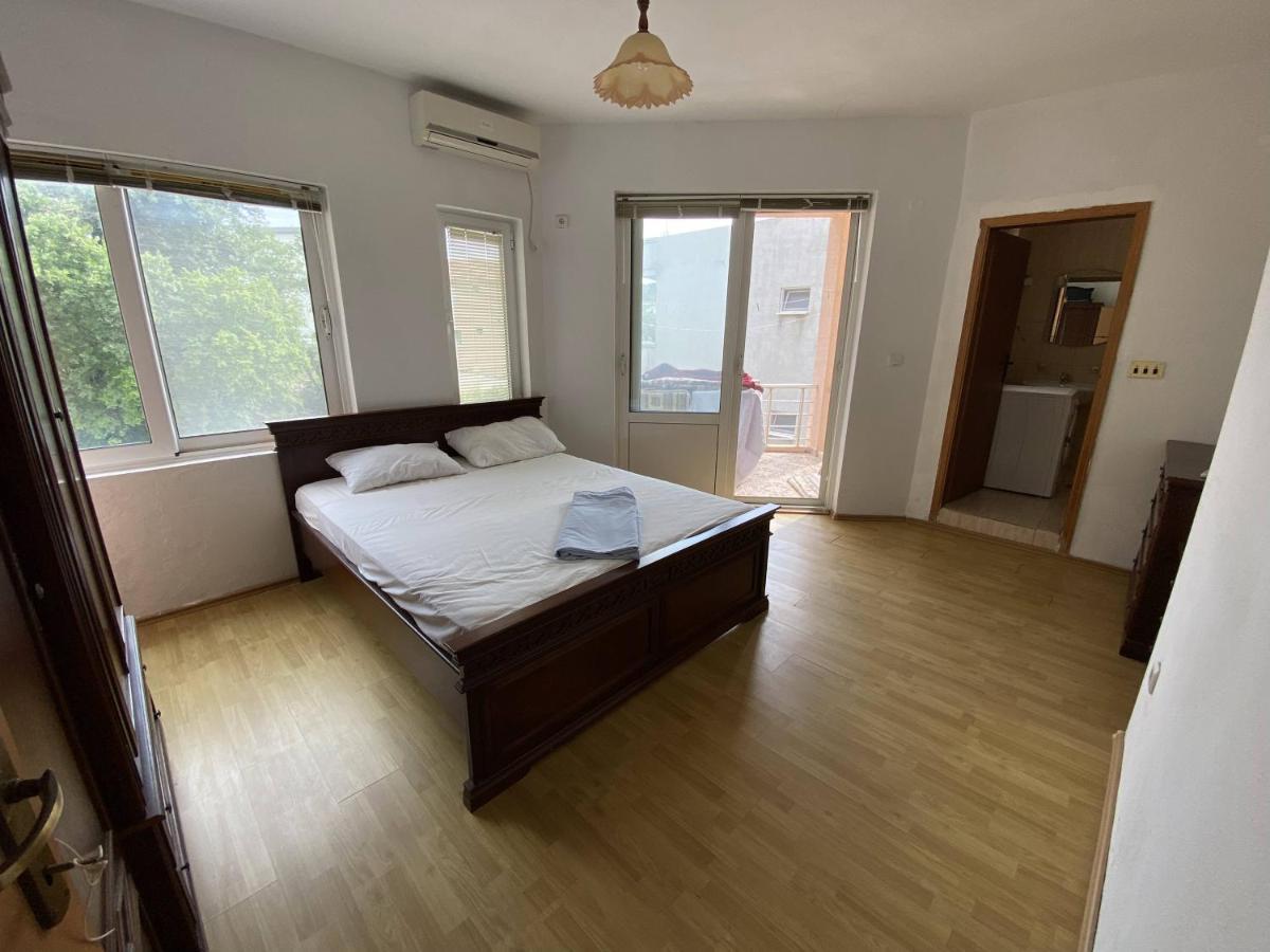 Guest House Koliqi - Hotel & Apartments Ulcinj Ngoại thất bức ảnh