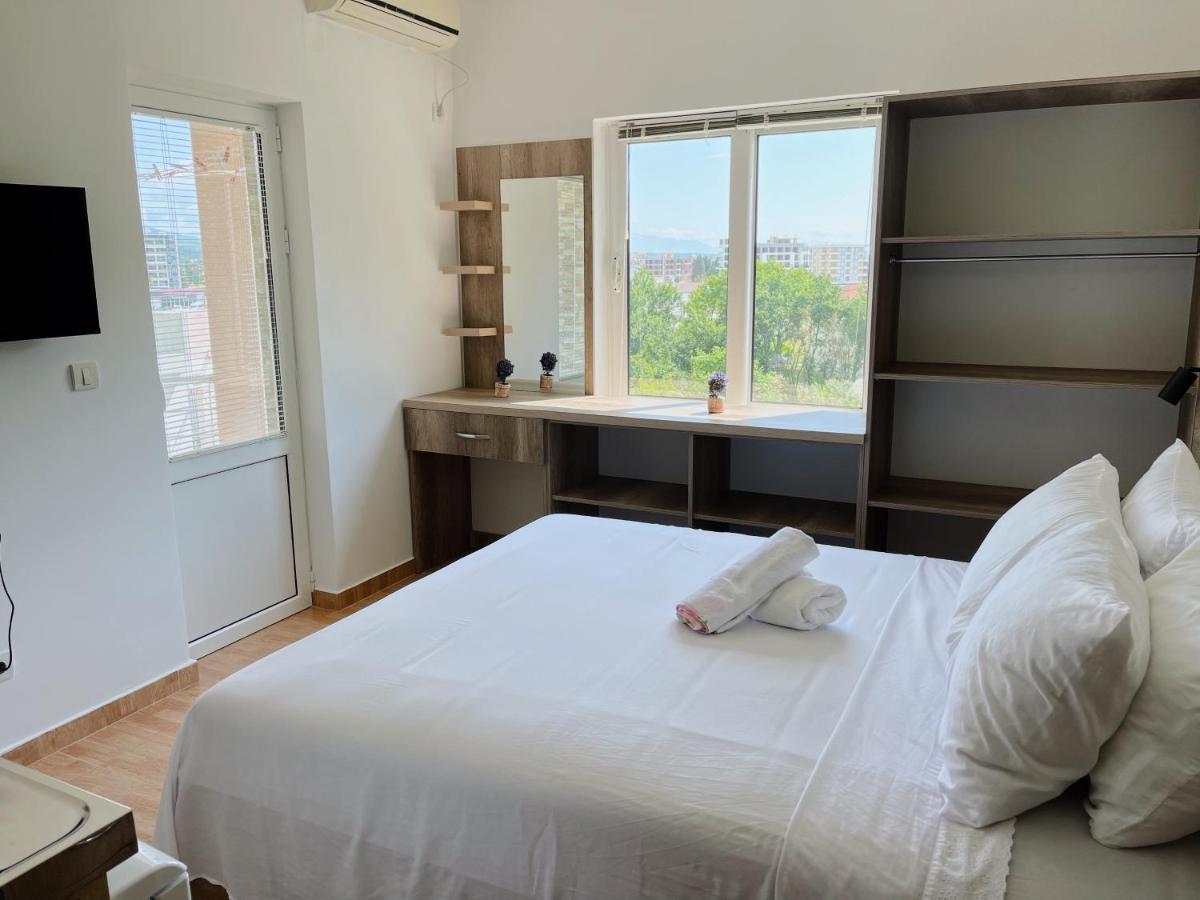 Guest House Koliqi - Hotel & Apartments Ulcinj Ngoại thất bức ảnh
