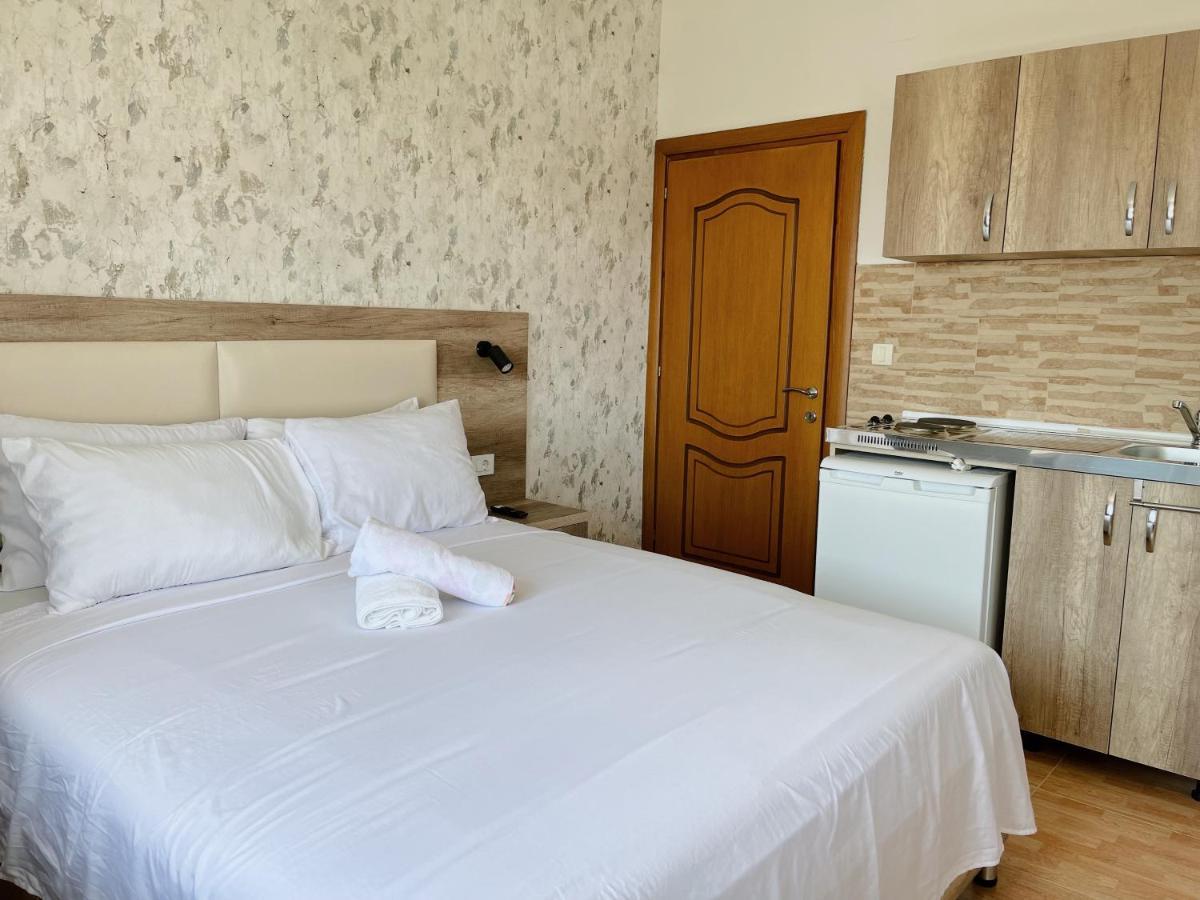 Guest House Koliqi - Hotel & Apartments Ulcinj Ngoại thất bức ảnh
