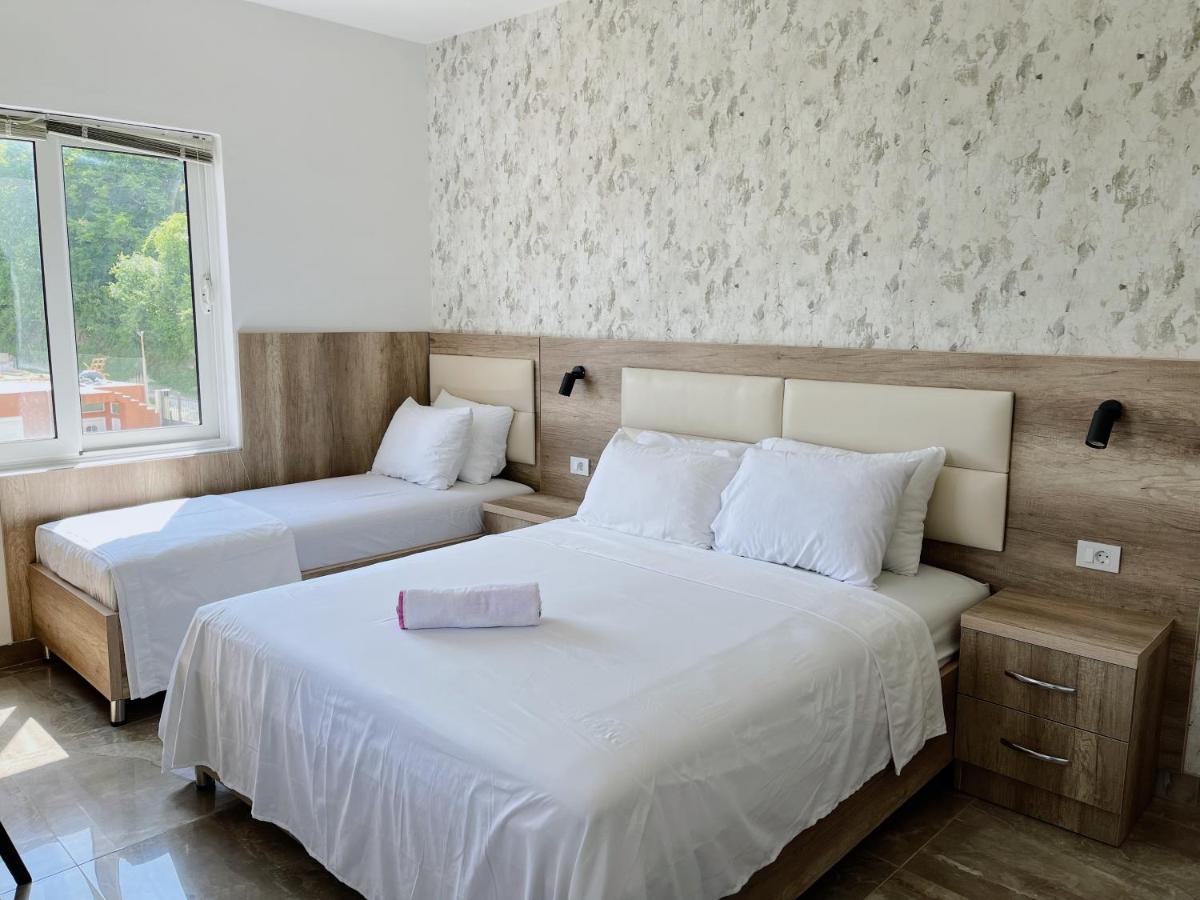 Guest House Koliqi - Hotel & Apartments Ulcinj Ngoại thất bức ảnh