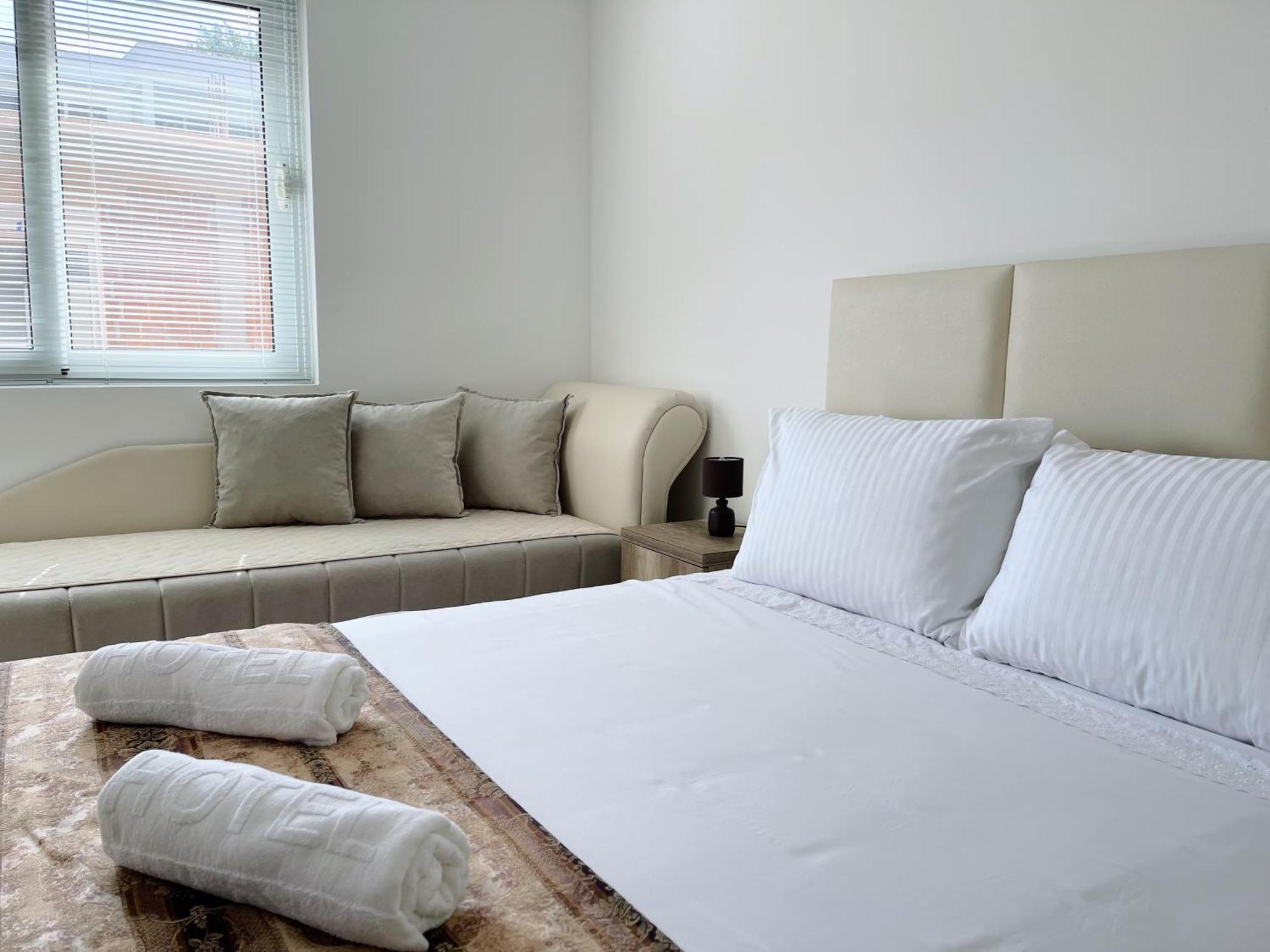 Guest House Koliqi - Hotel & Apartments Ulcinj Ngoại thất bức ảnh
