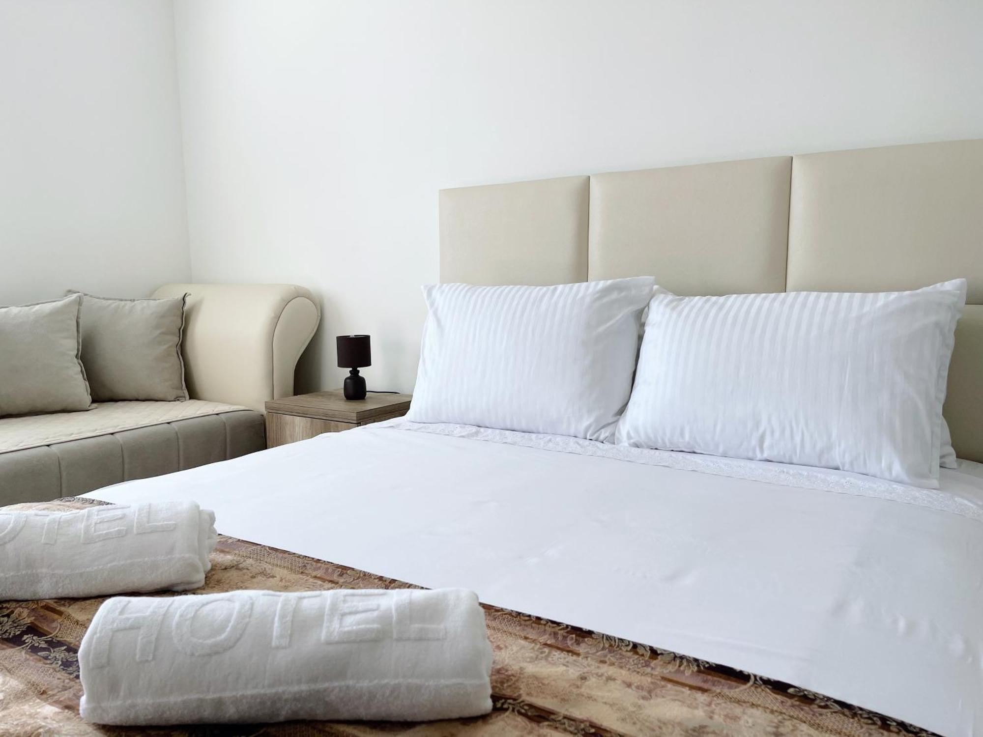 Guest House Koliqi - Hotel & Apartments Ulcinj Ngoại thất bức ảnh