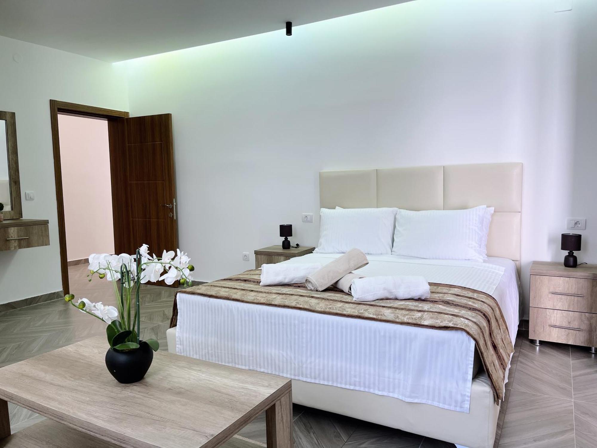 Guest House Koliqi - Hotel & Apartments Ulcinj Ngoại thất bức ảnh