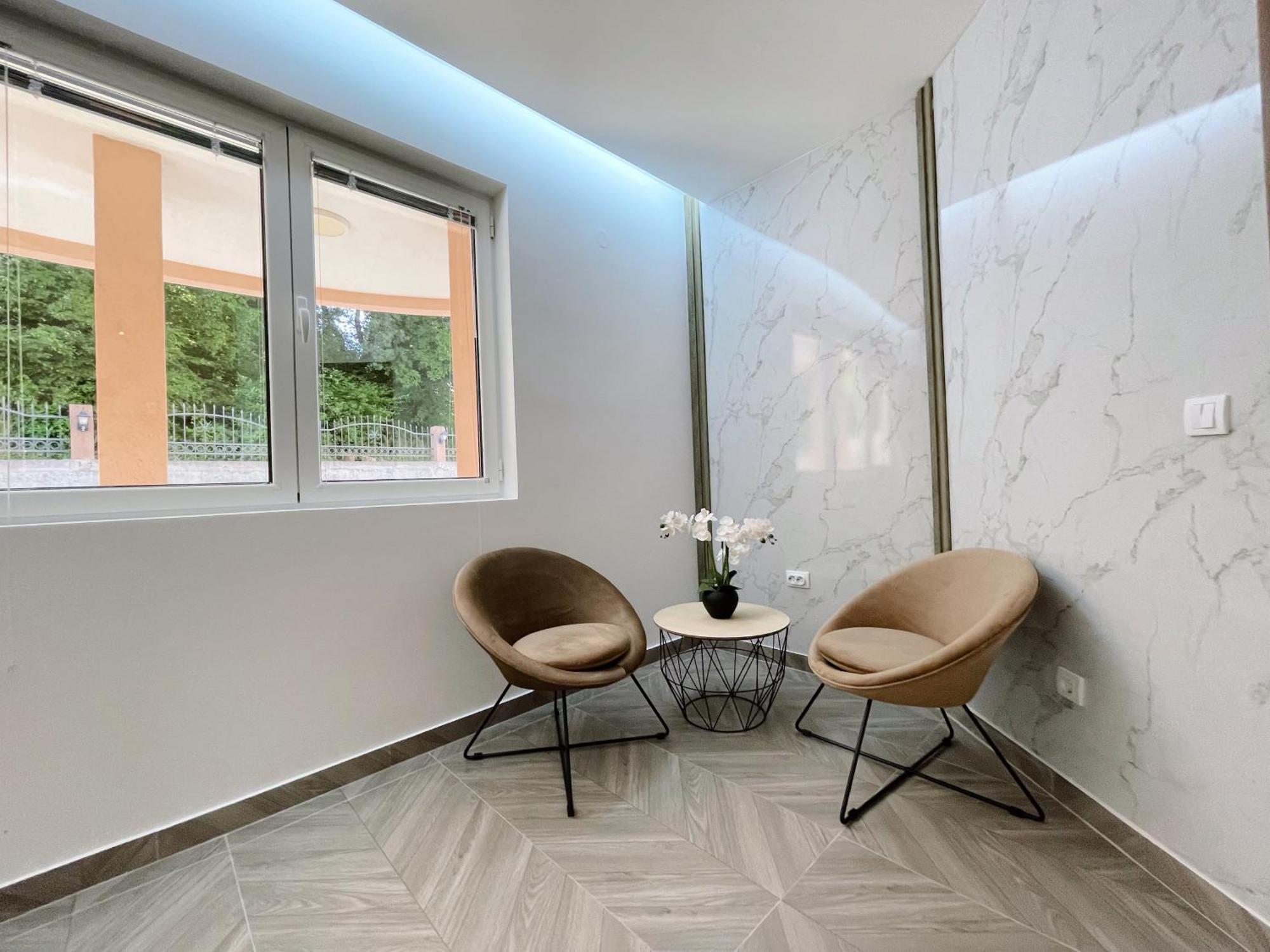 Guest House Koliqi - Hotel & Apartments Ulcinj Ngoại thất bức ảnh
