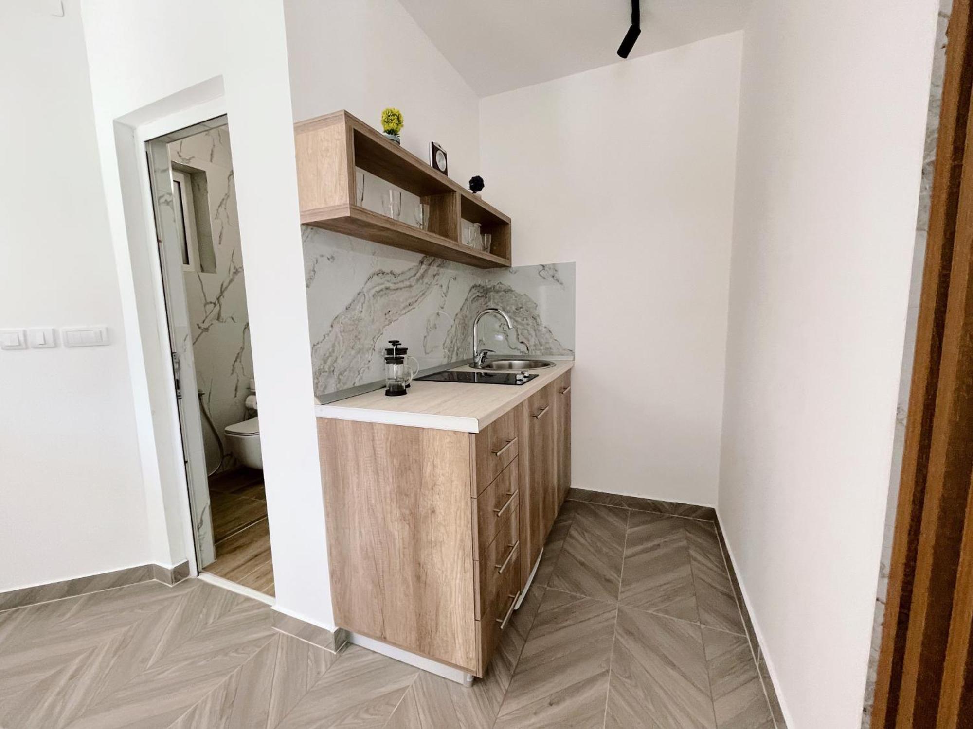 Guest House Koliqi - Hotel & Apartments Ulcinj Ngoại thất bức ảnh
