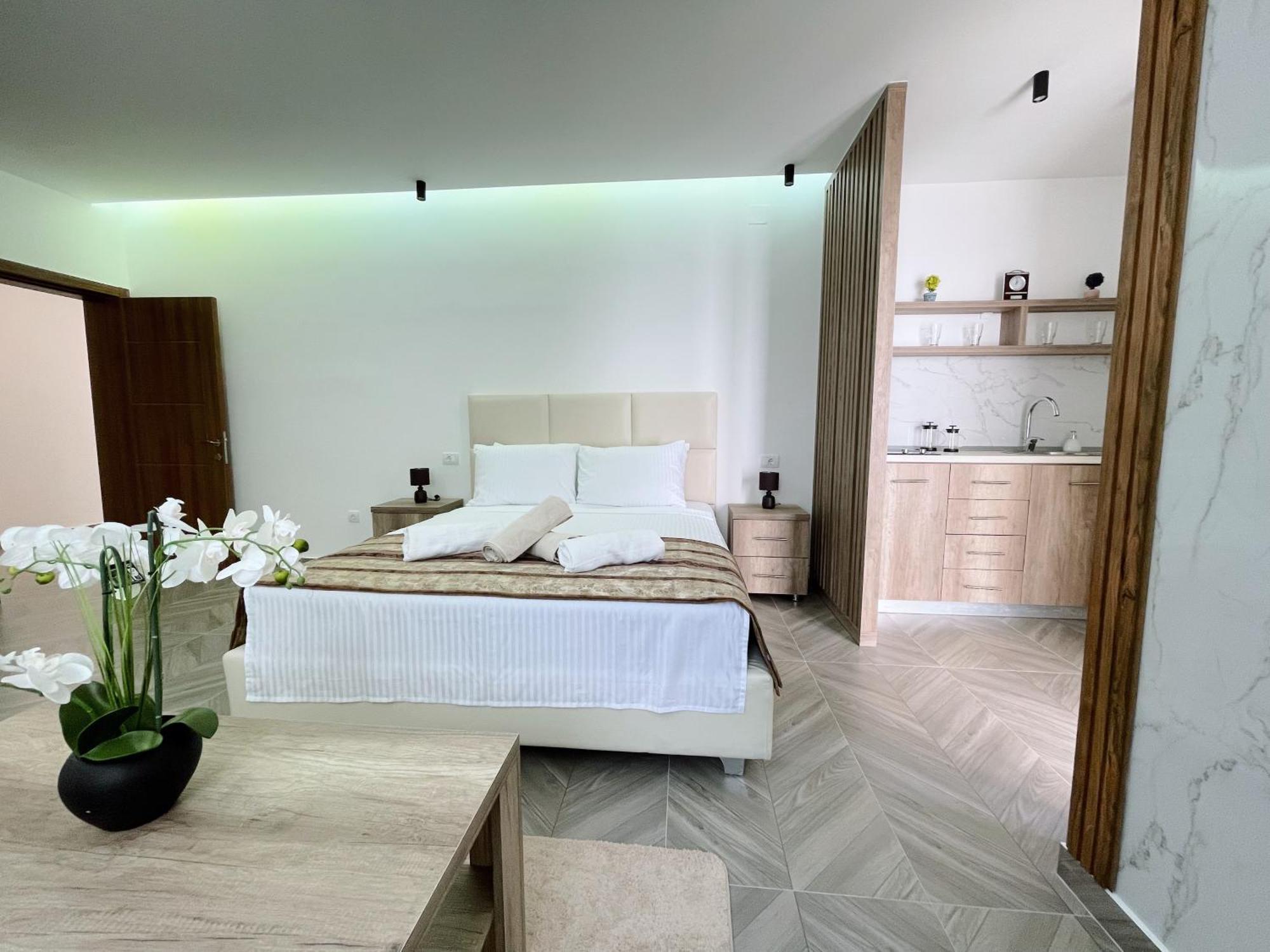Guest House Koliqi - Hotel & Apartments Ulcinj Ngoại thất bức ảnh