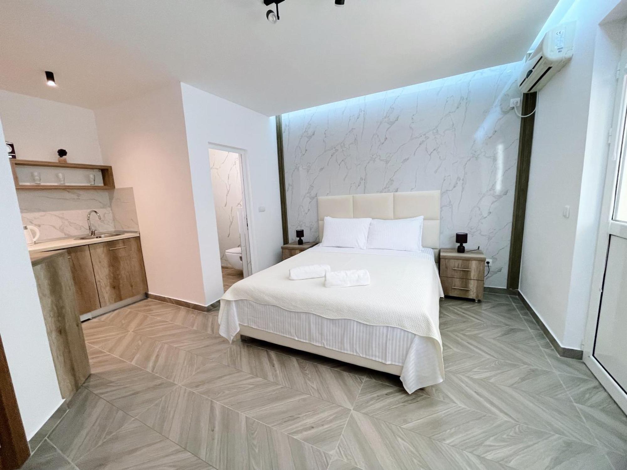 Guest House Koliqi - Hotel & Apartments Ulcinj Ngoại thất bức ảnh