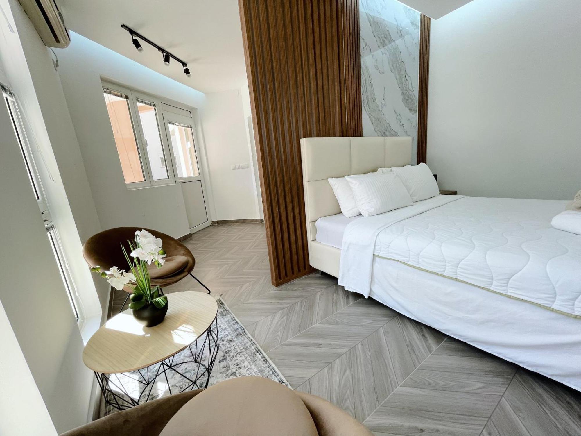 Guest House Koliqi - Hotel & Apartments Ulcinj Ngoại thất bức ảnh