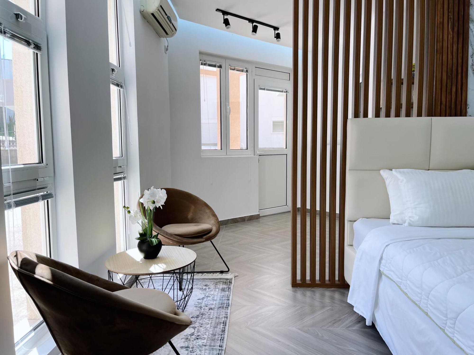 Guest House Koliqi - Hotel & Apartments Ulcinj Ngoại thất bức ảnh