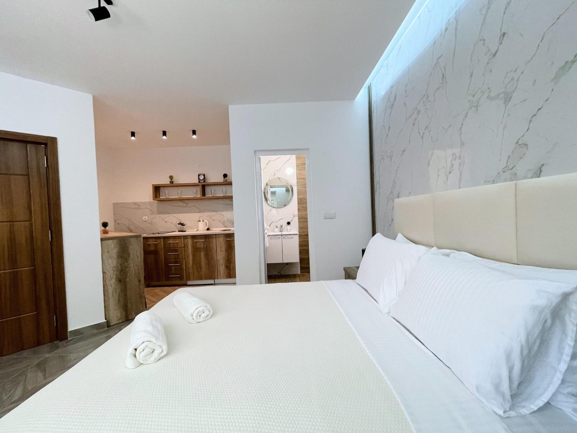 Guest House Koliqi - Hotel & Apartments Ulcinj Ngoại thất bức ảnh