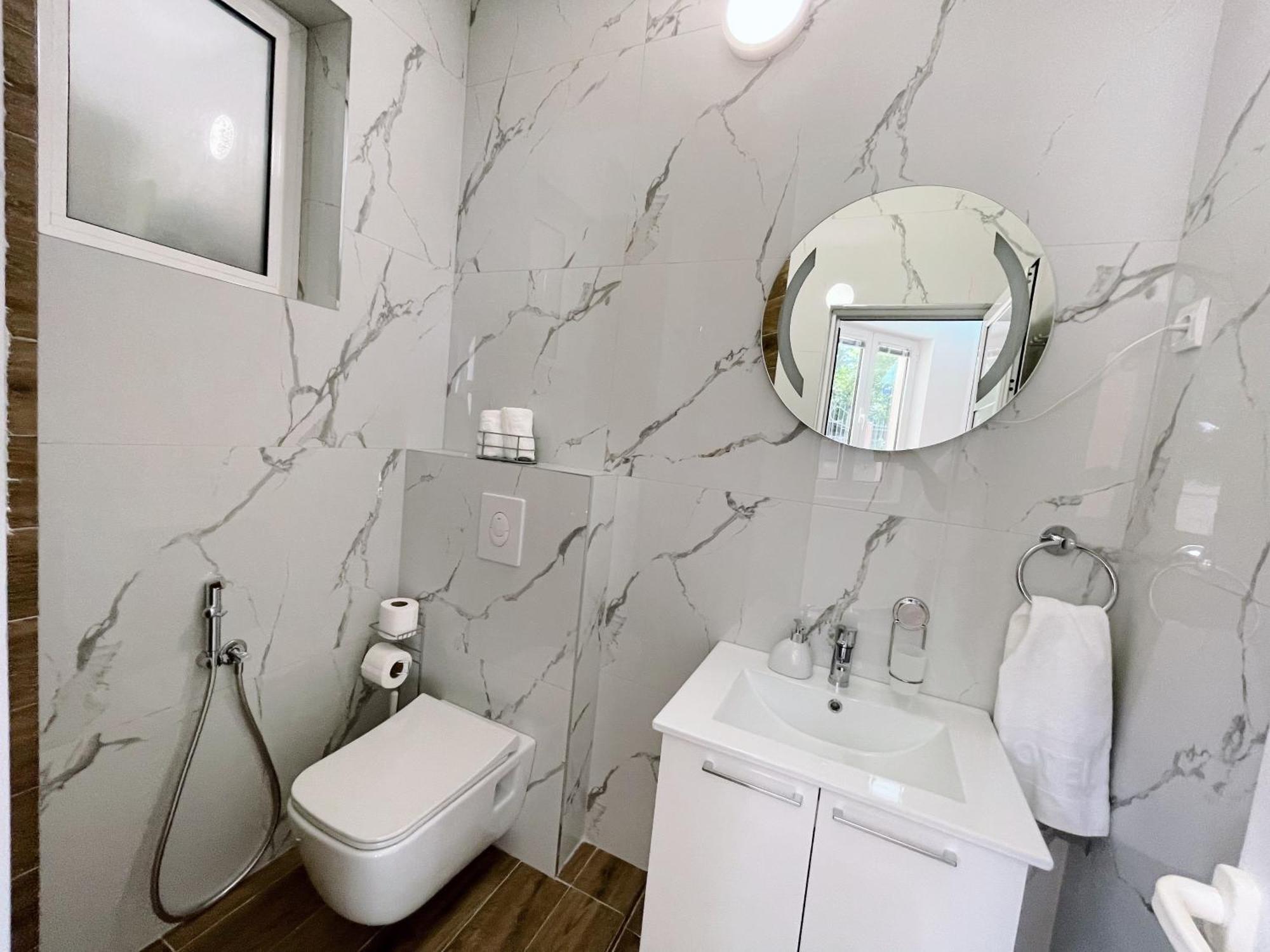 Guest House Koliqi - Hotel & Apartments Ulcinj Ngoại thất bức ảnh